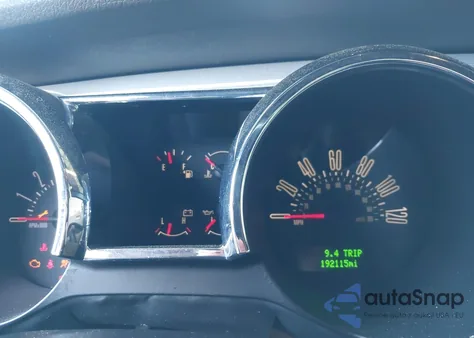 2008 Ford Mustang V6 Deluxe/V6 Premium z USA, uszkodzony, nr VIN 1ZVHT84N085118253